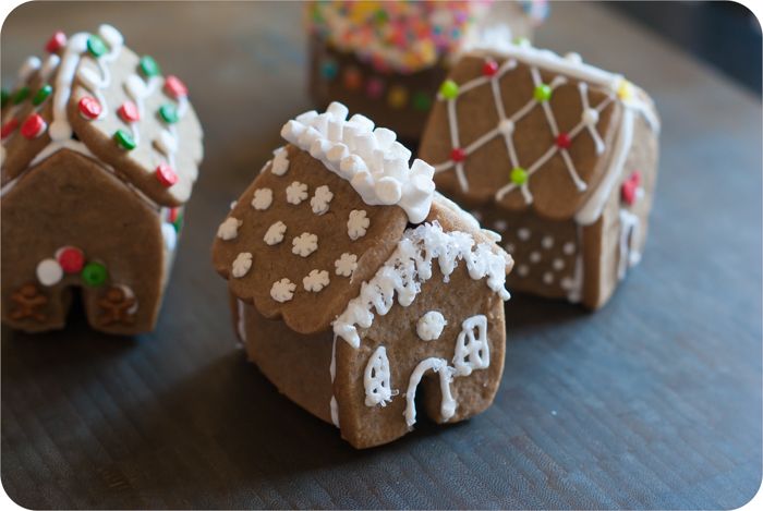 Mini gingerbread houses from one cookie cutter bake at 350 